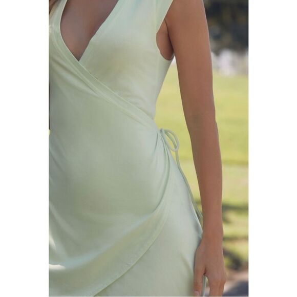 NEW Daily Practice by Anthropologie Lime Green Montauk V-Neck Dress Medium - Picture 3 of 4